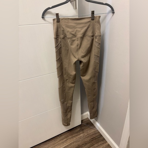 Alo Women’s Beige Taupe Leggings Size S Side Cutouts Mesh - Picture 2 of 4